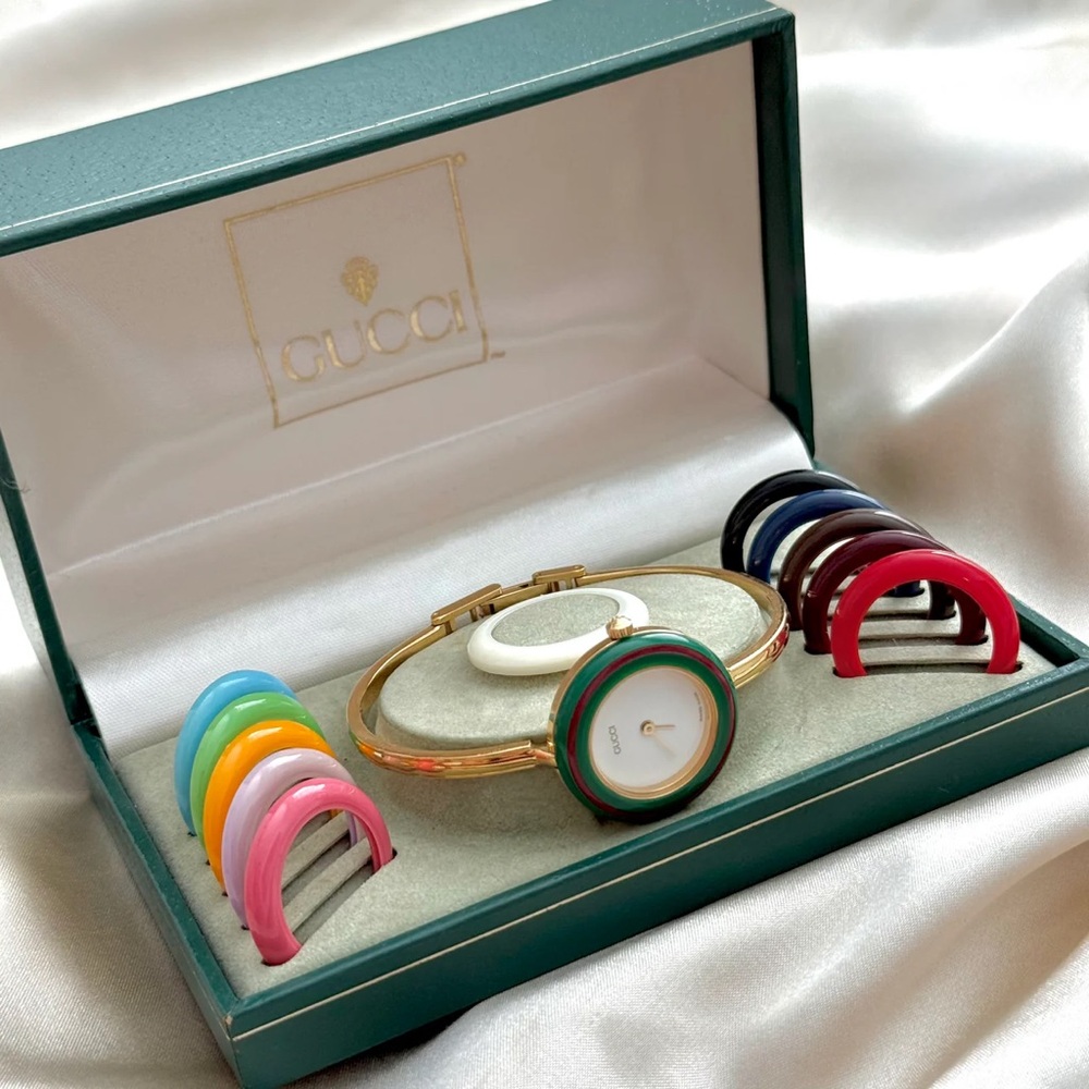 AUTHENTIC VINTAGE GUCCI PLAY BEZEL WATCH (WITH 12 BEZELS) - FULL SET